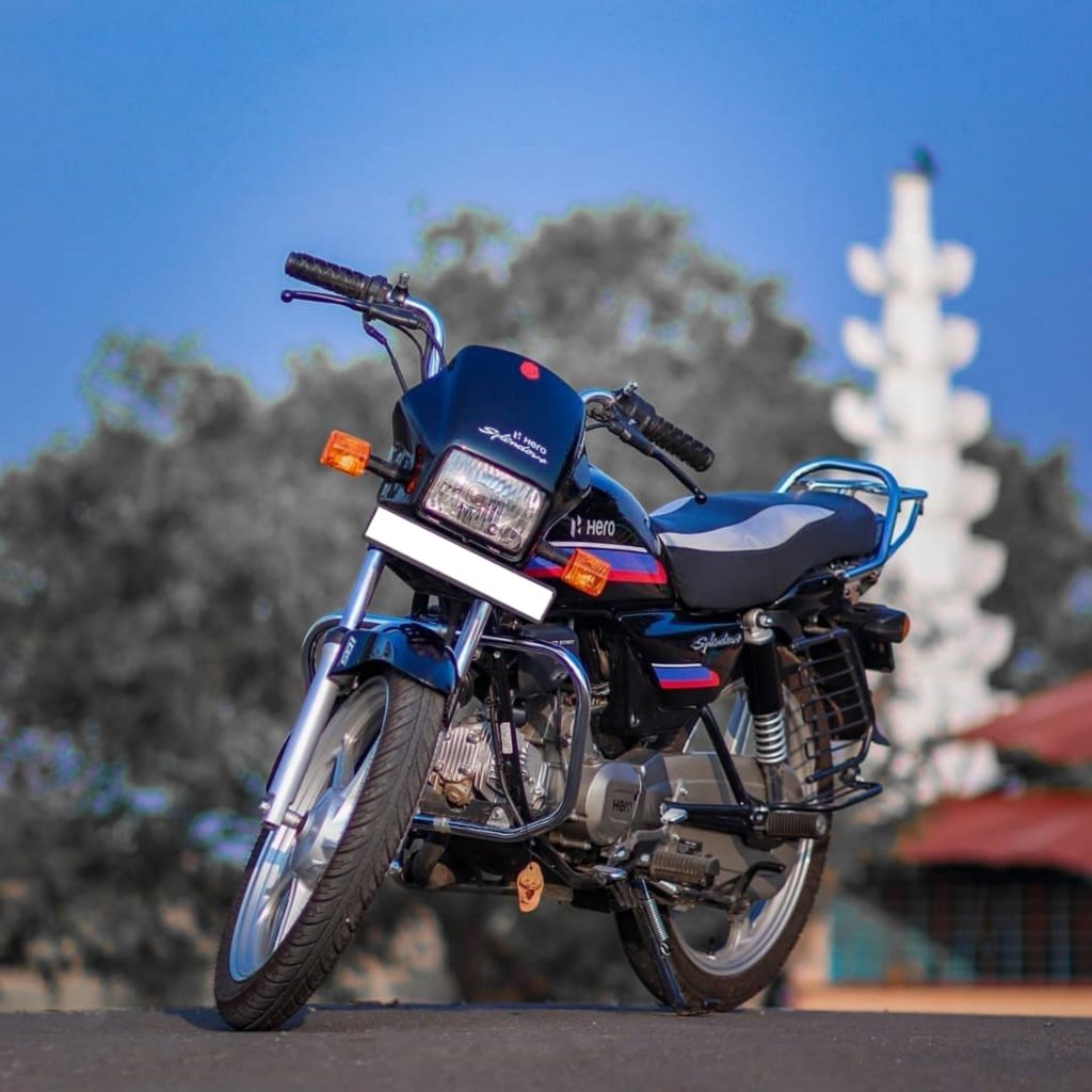 Hero Splendor plus standing on the road - PixaHive