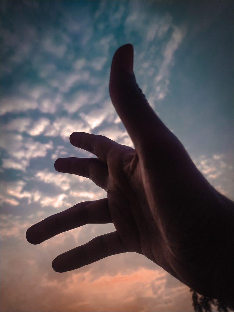 Hand towards sky - PixaHive